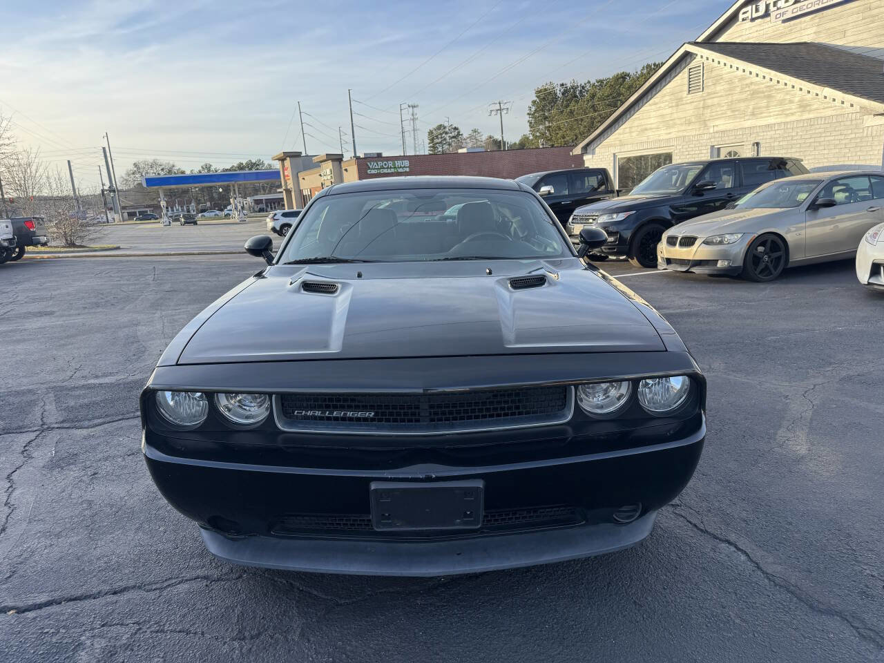 Used 2014 Dodge Challenger SXT RWD image 2