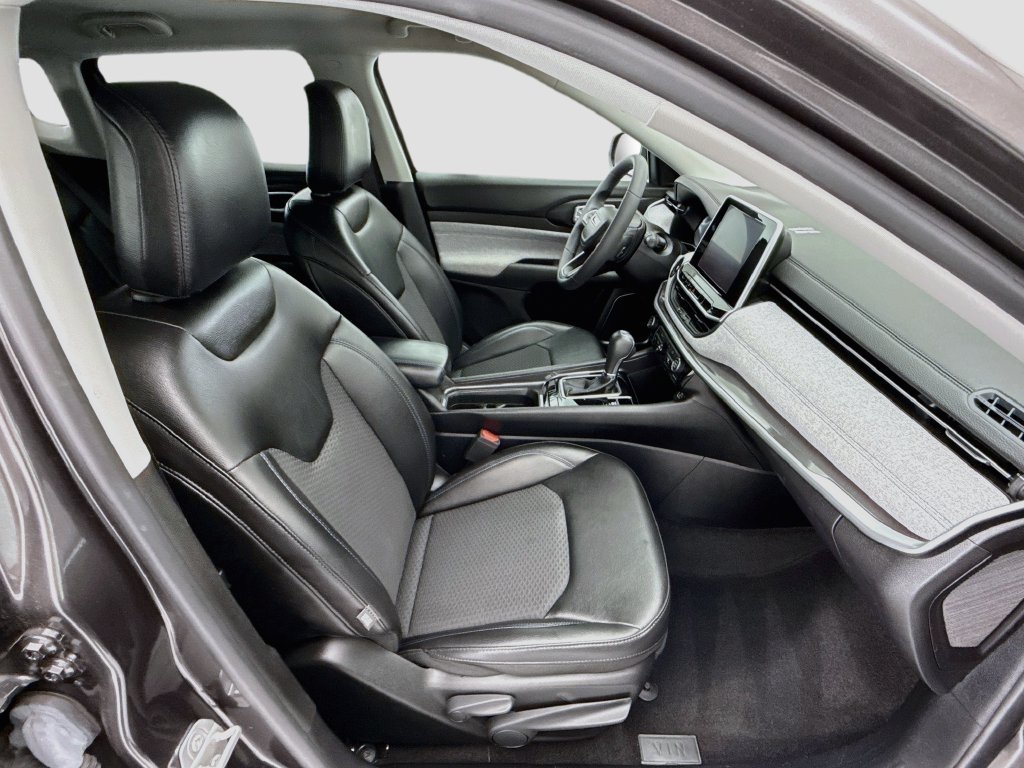 Used 2022 Jeep Compass Latitude FWD image 18