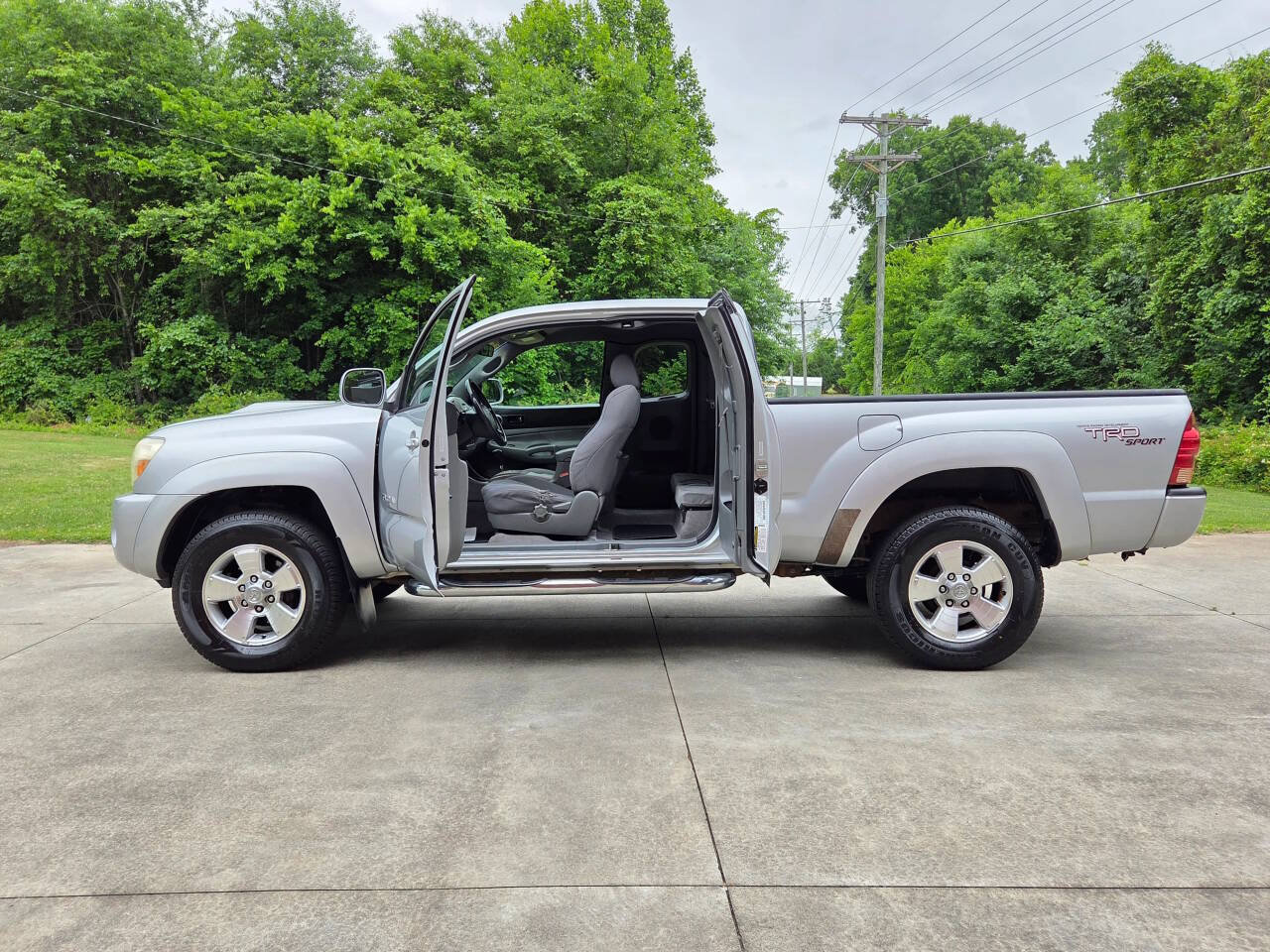 Used 2005 Toyota Tacoma PreRunner RWD image 11