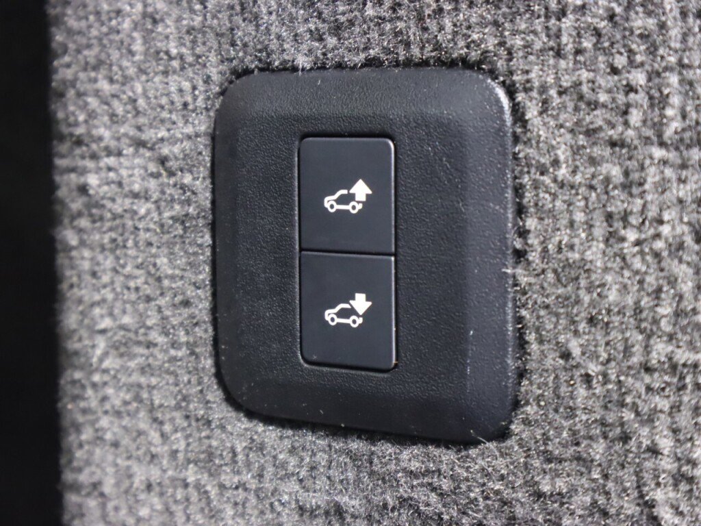 Used 2020 Land Rover Range Rover Sport HSE image 38