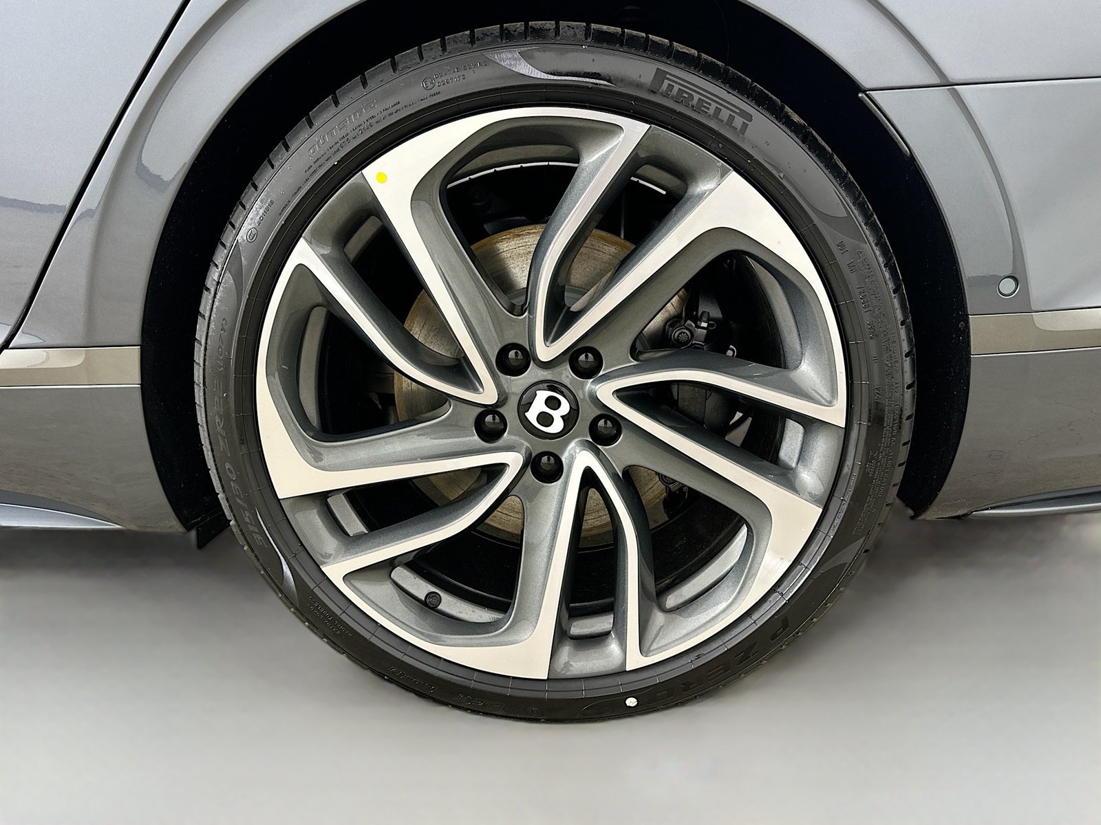New 2026 Bentley Flying Spur Plug-In Hybrid AWD/4WD image 6