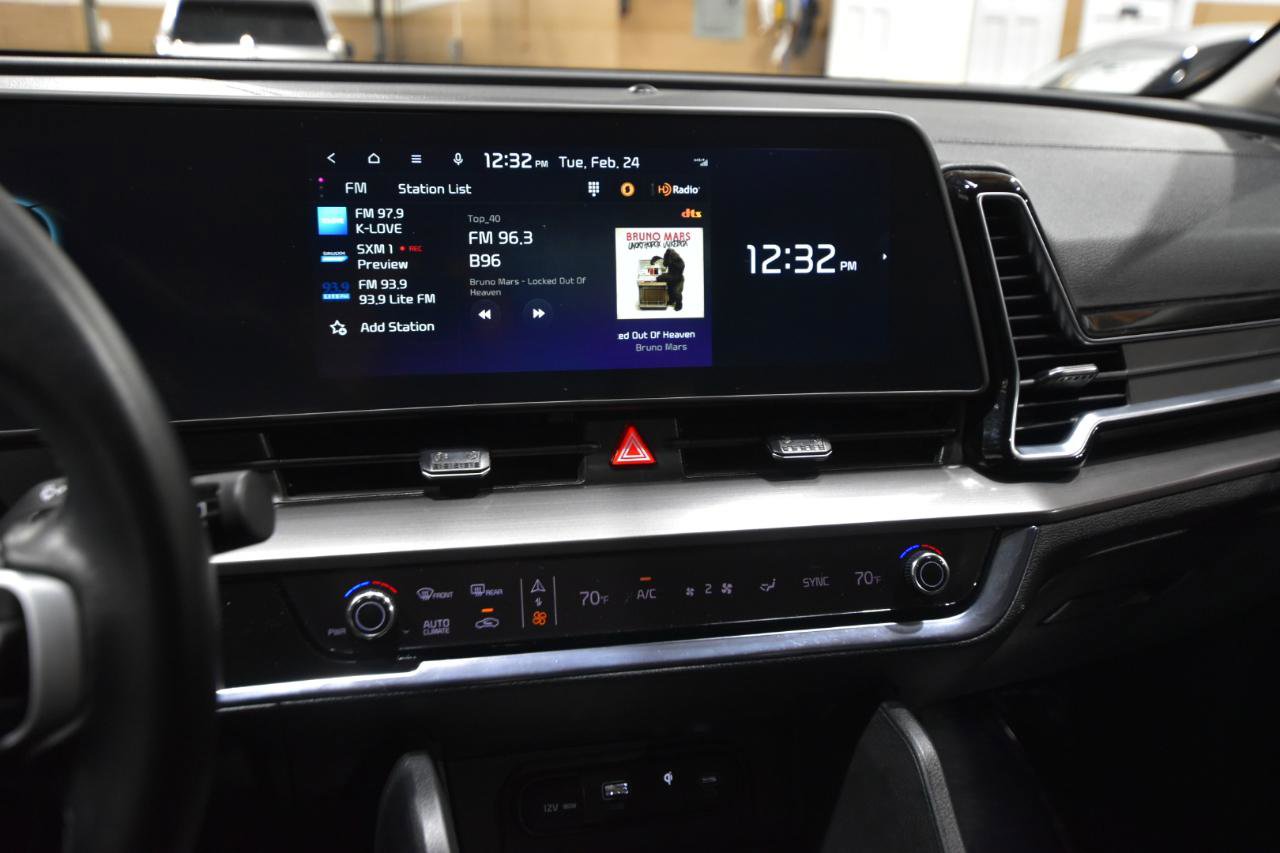 Used 2024 Kia Sportage EX image 20