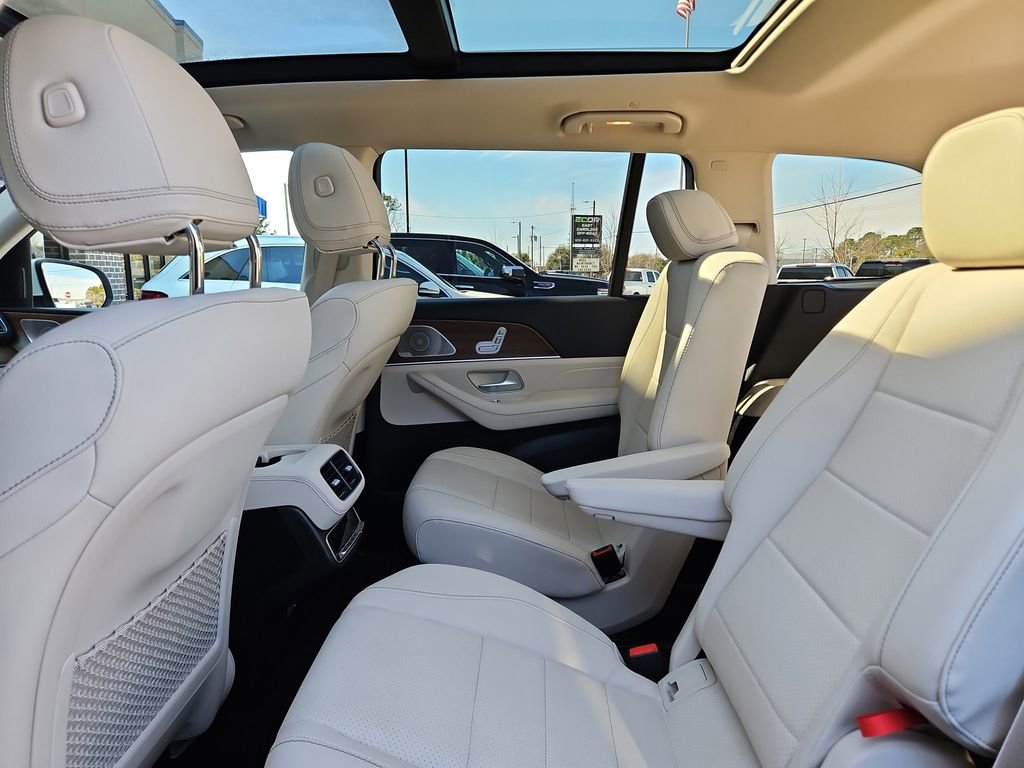 Used 2024 Mercedes-Benz GLS 450 4MATIC image 31