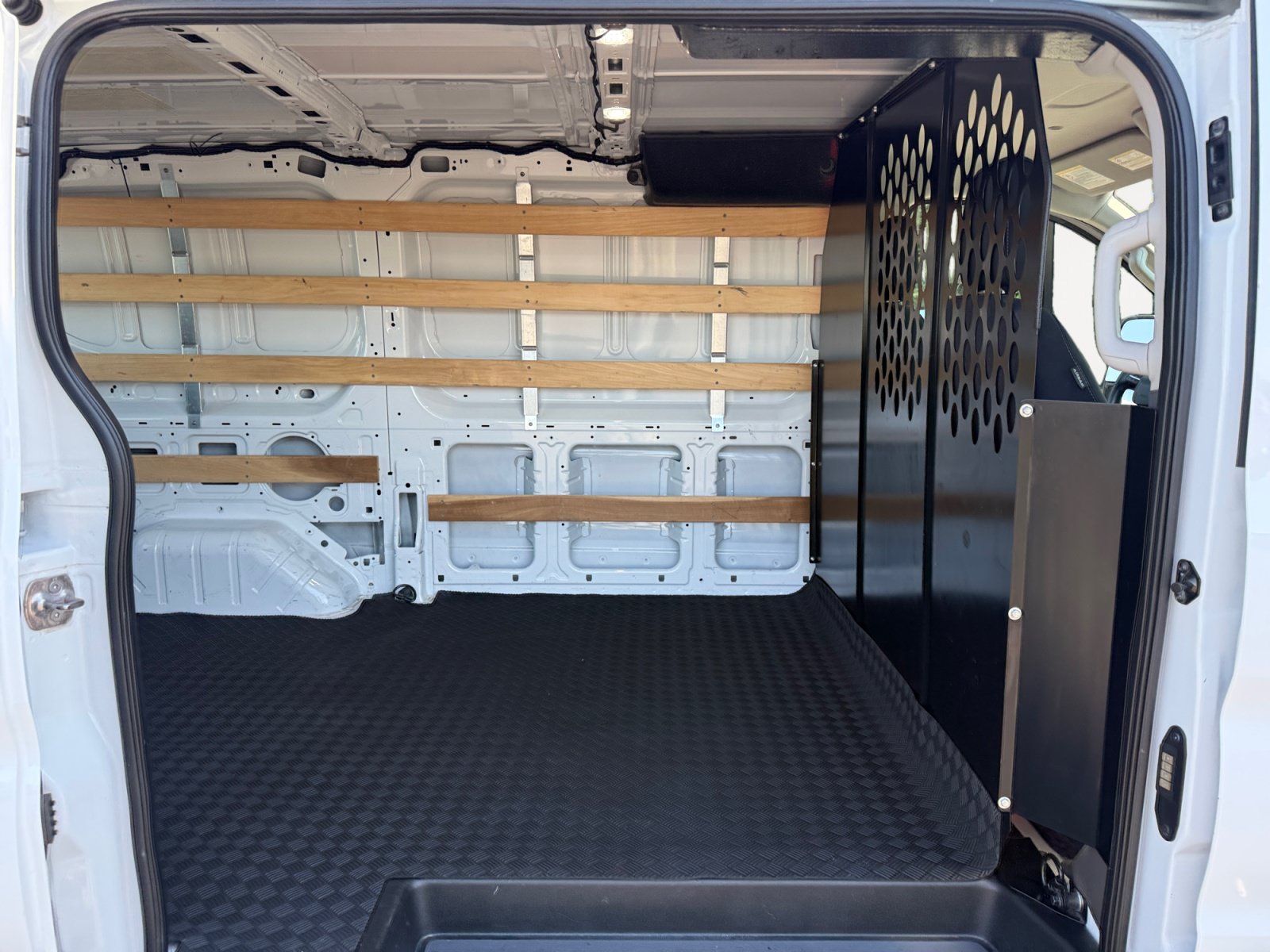 Used 2025 Ford Transit 250 Low Roof w/ Exterior Upgrade Package RWD image 18