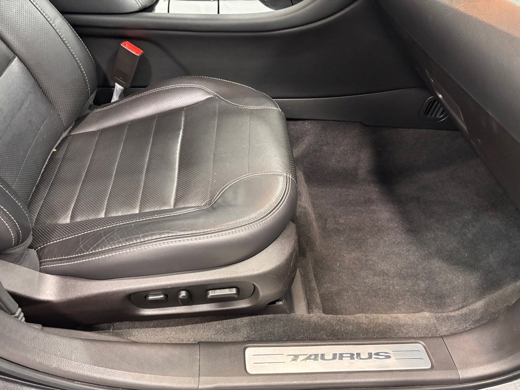 Used 2018 Ford Taurus SHO AWD/4WD image 18