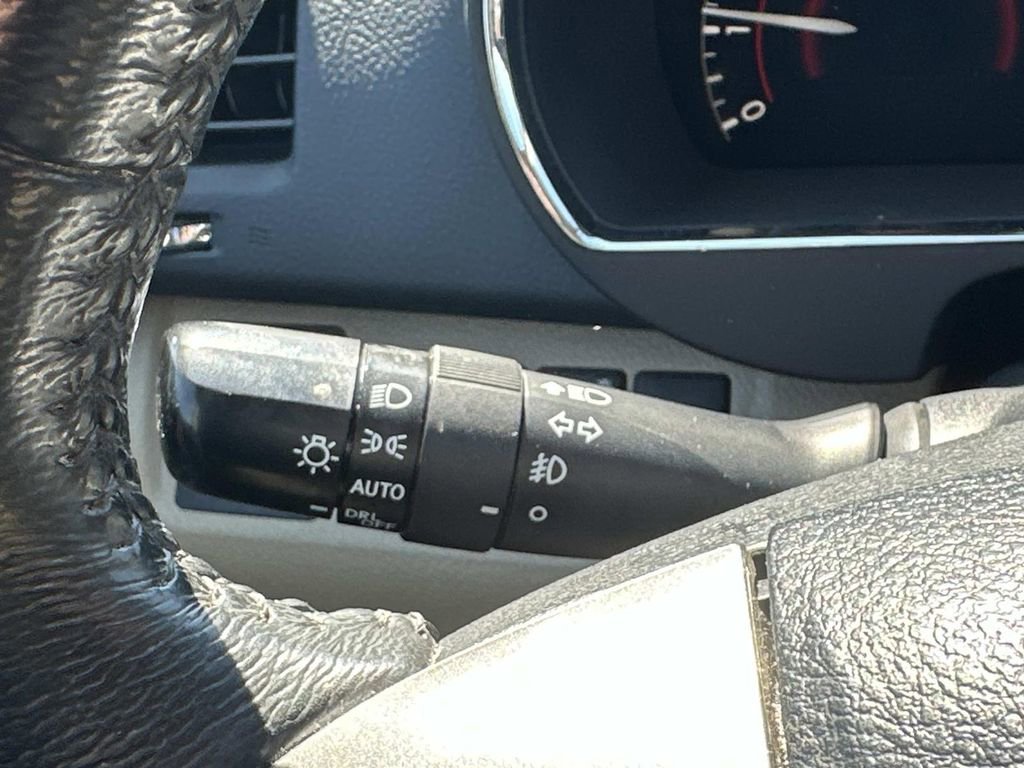 Used 2011 Toyota Highlander Limited w/ Tow Pkg image 26