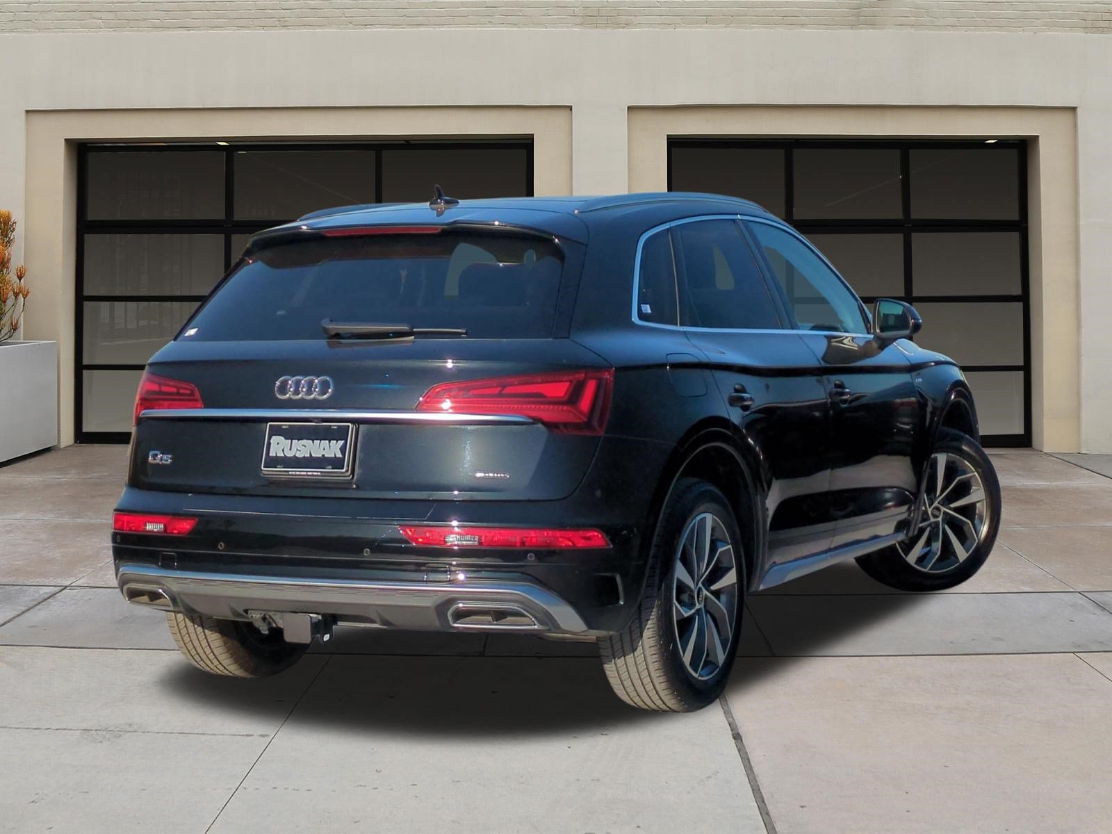 Used 2023 Audi Q5 2.0T Premium Plus w/ Premium Plus Package AWD/4WD image 4
