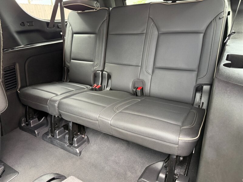 Used 2022 Chevrolet Suburban Premier w/ Premium Package AWD/4WD image 28