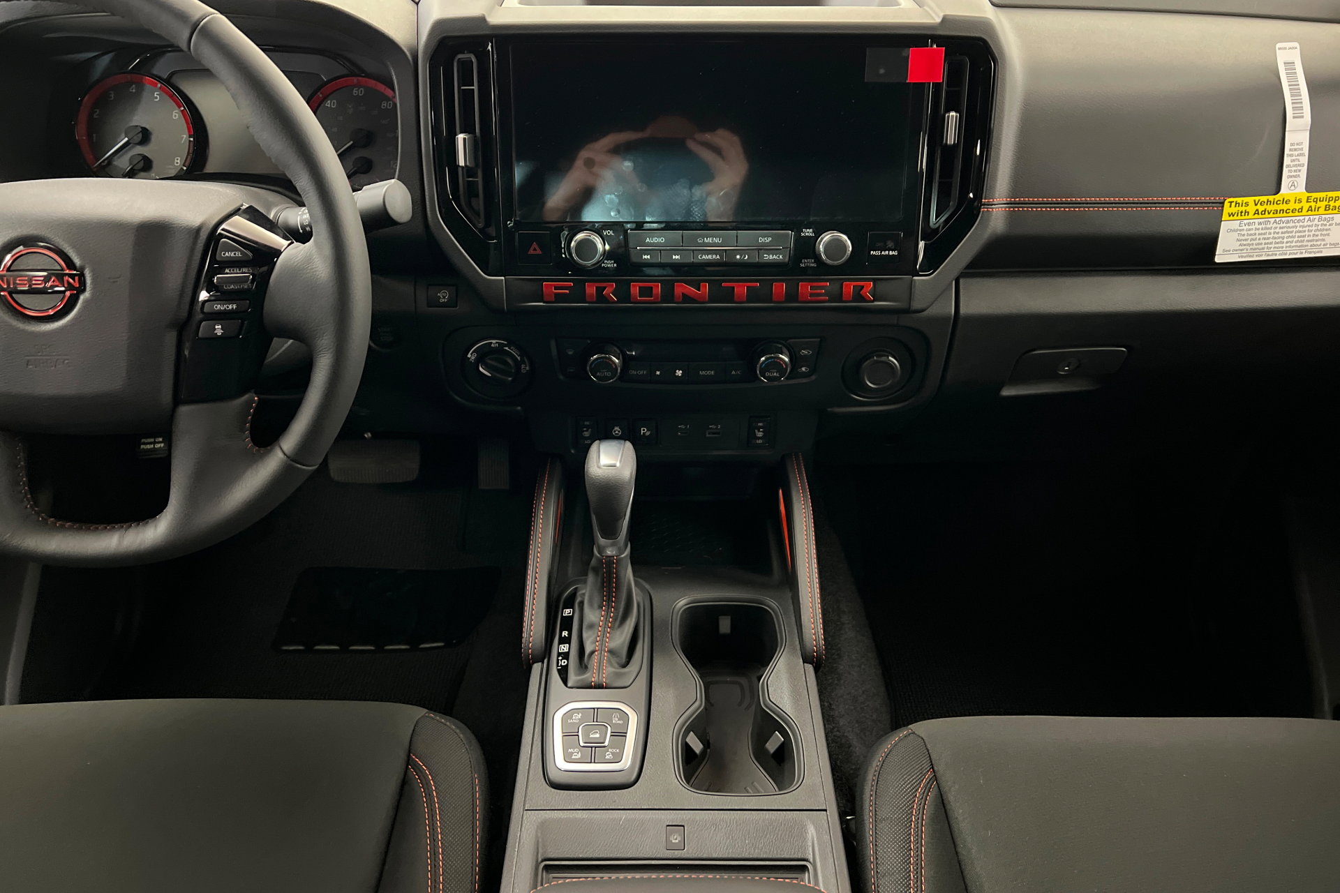 New 2026 Nissan Frontier PRO-4X w/ Pro-4x Convenience Package image 13