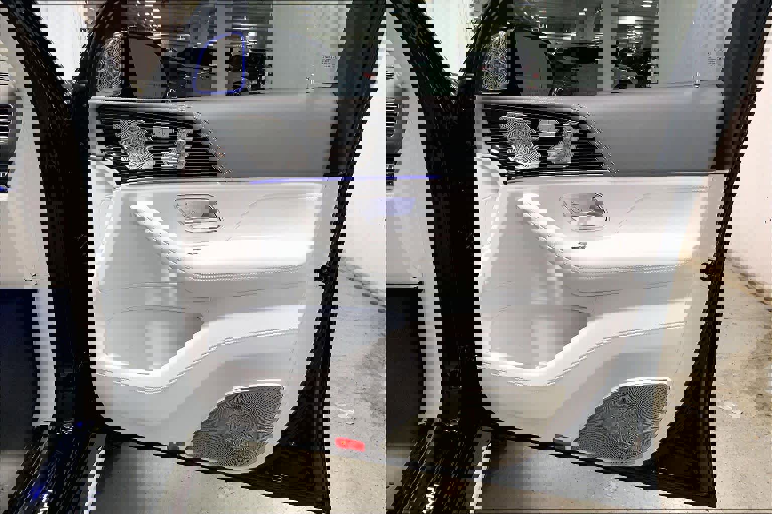 Used 2025 Mercedes-Benz Maybach GLS 600 4MATIC image 22