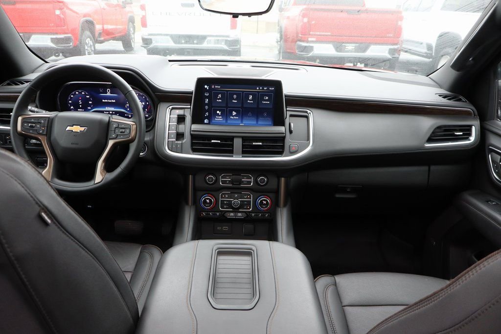 Used 2023 Chevrolet Suburban High Country image 14