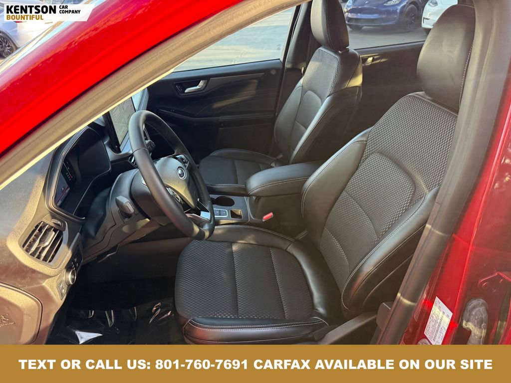 Used 2024 Ford Escape SE image 28