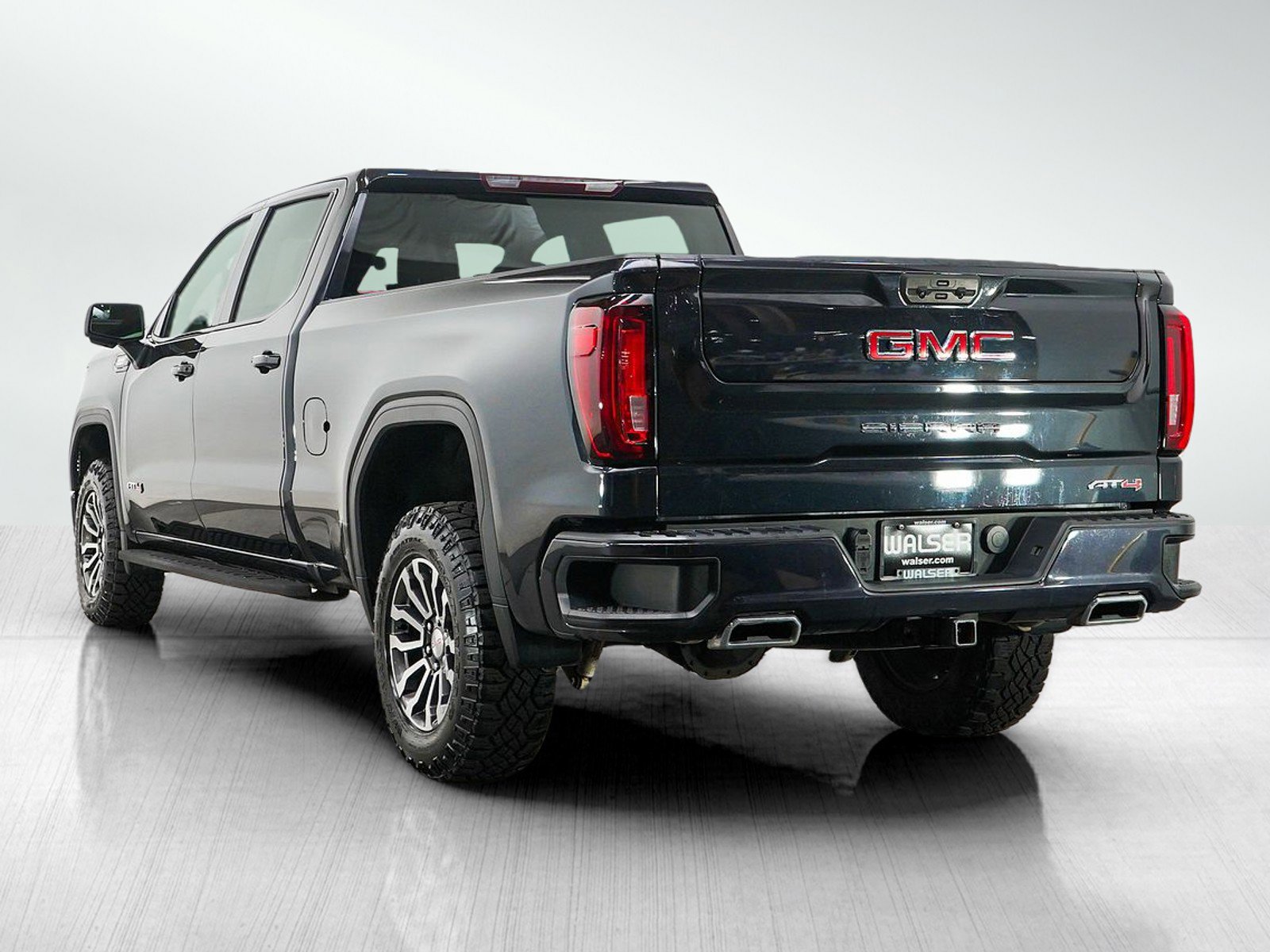 Used 2022 GMC Sierra 1500 AT4 AWD/4WD image 3