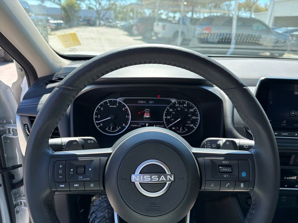 Used 2024 Nissan Rogue SV w/ SV Premium Package image 22