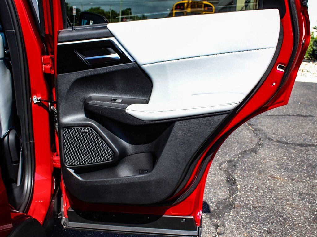 New 2025 Mitsubishi Outlander SE AWD/4WD image 12