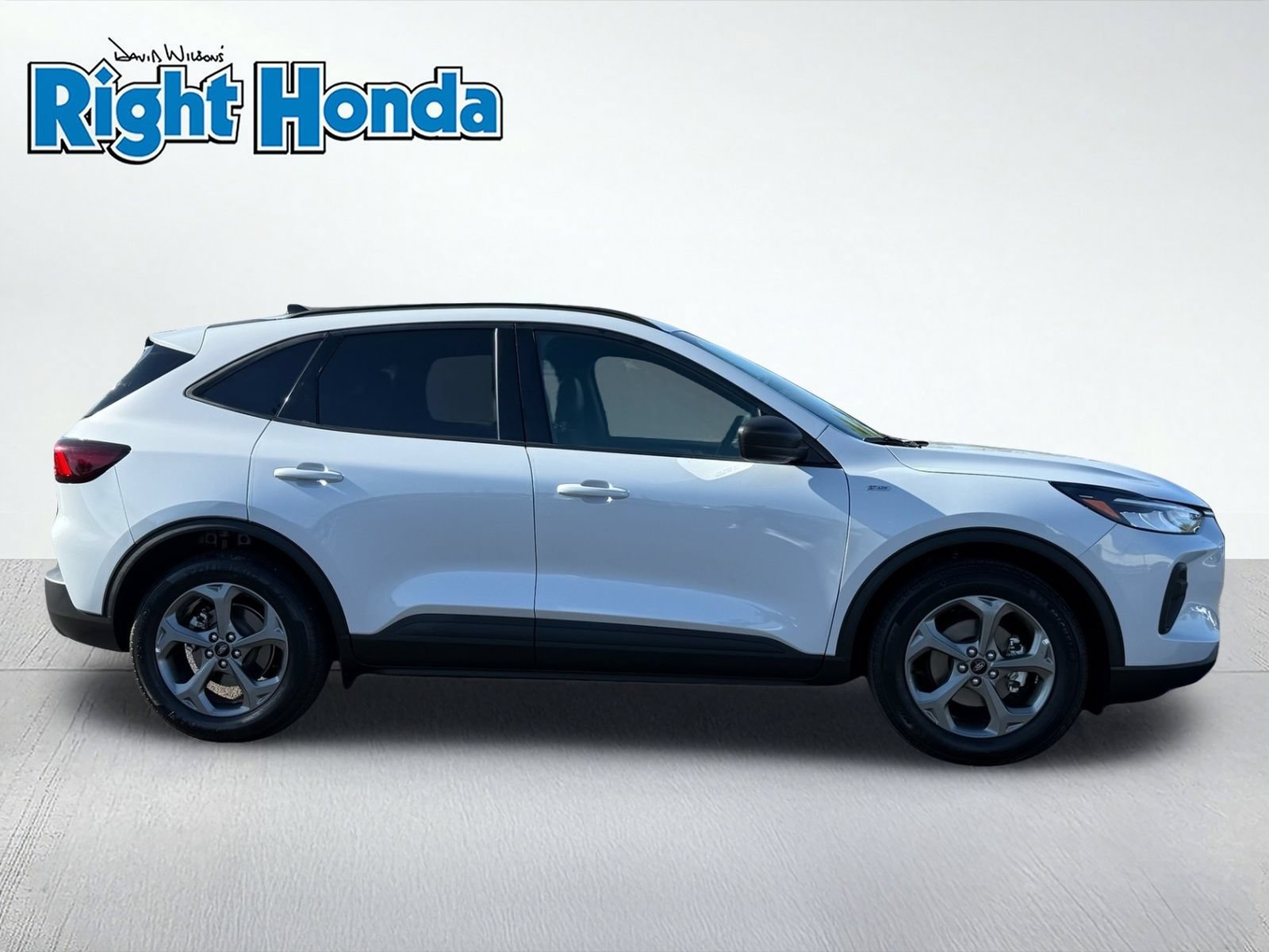 Used 2025 Ford Escape ST-Line FWD image 9
