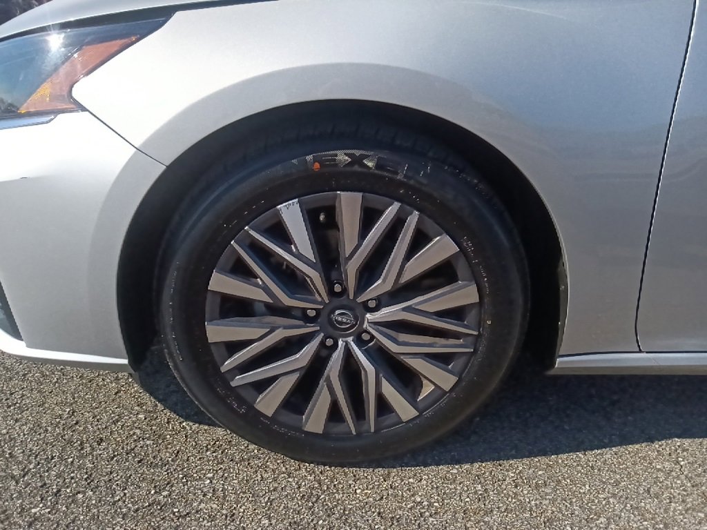 Used 2023 Nissan Altima 2.5 SV image 10