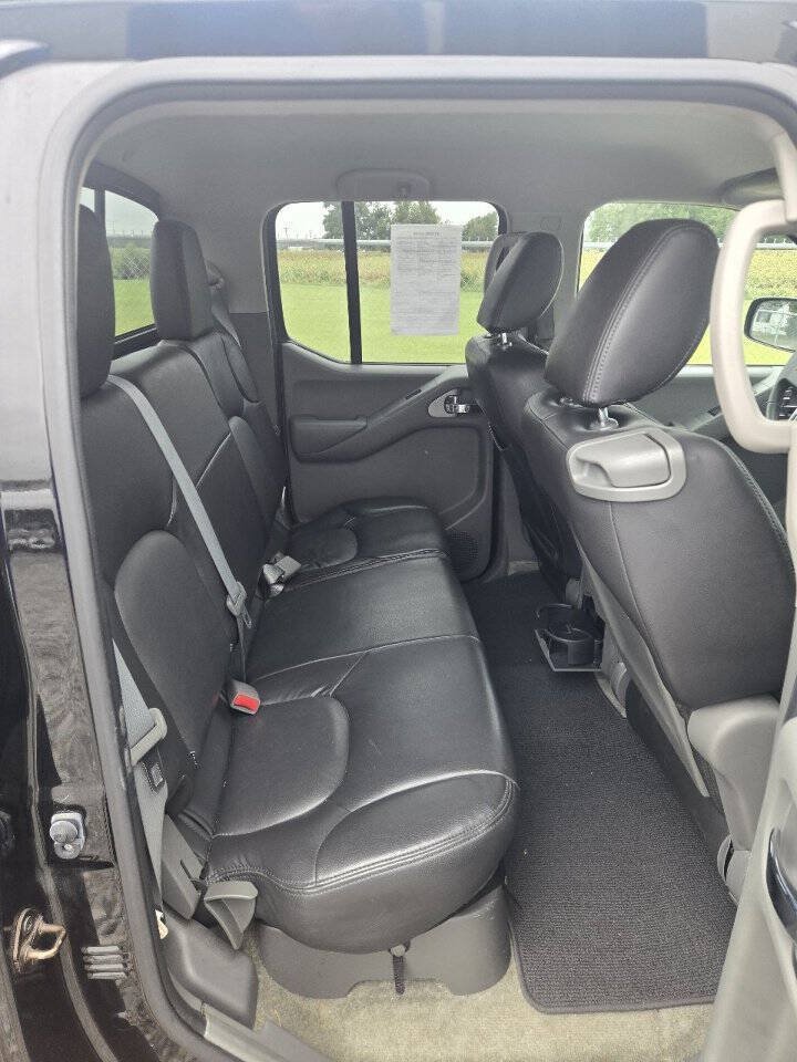 Used 2014 Nissan Frontier SV w/ SV Value Truck Package AWD/4WD image 7
