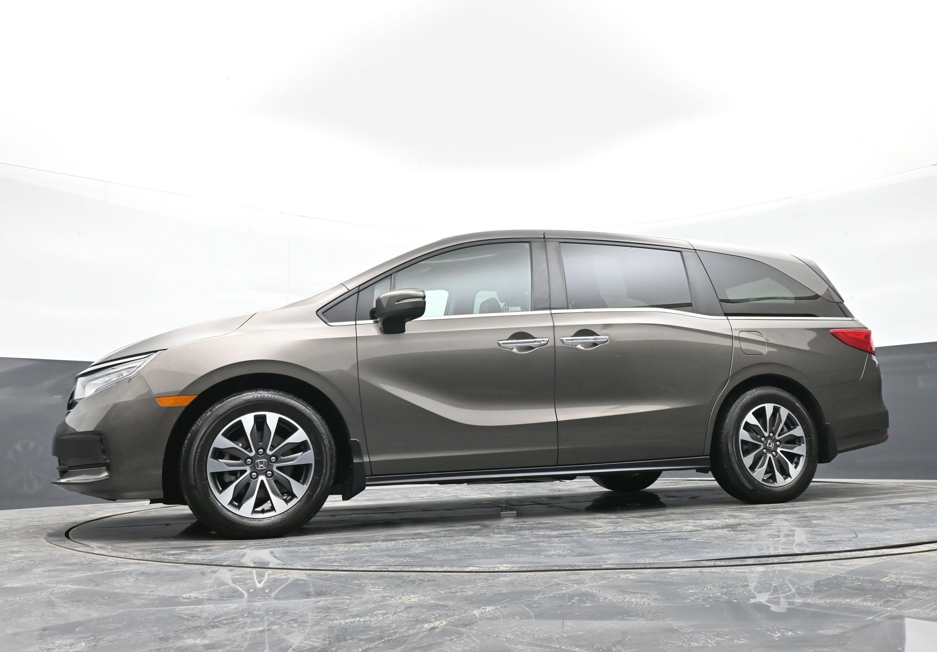 Used 2023 Honda Odyssey EX-L image 42