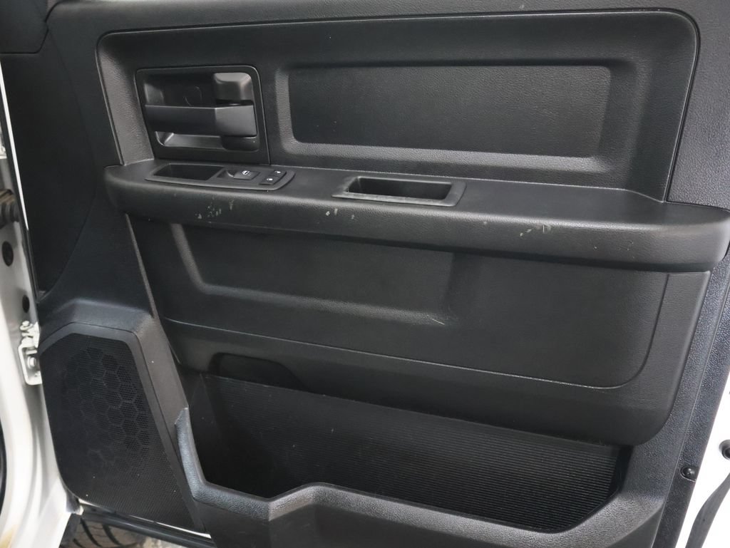 Used 2020 RAM 2500 Tradesman w/ Chrome Appearance Group RWD image 11