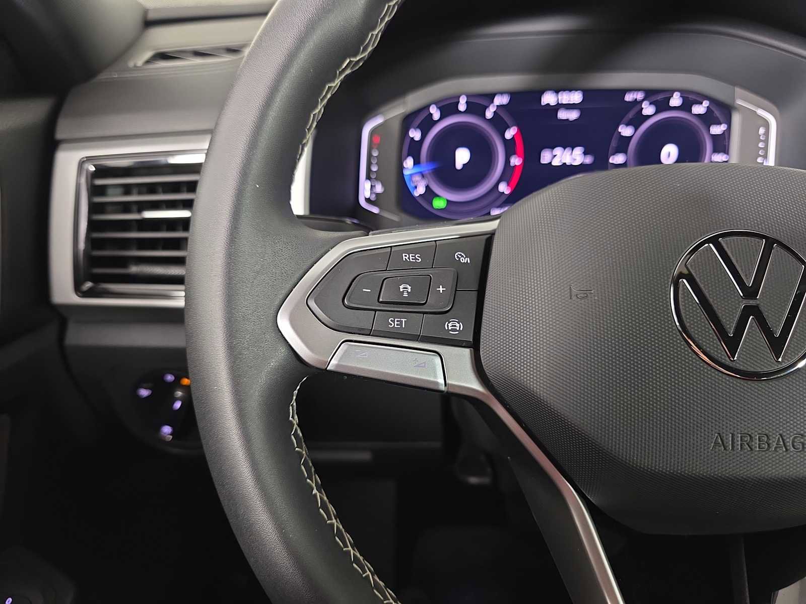 Used 2023 Volkswagen Atlas Cross Sport SE w/ Panoramic Sunroof Package image 18