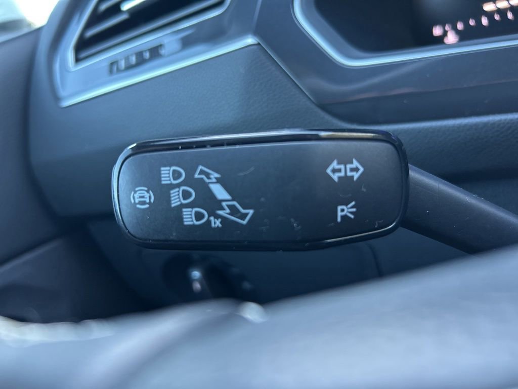 Used 2024 Volkswagen Tiguan SE image 29