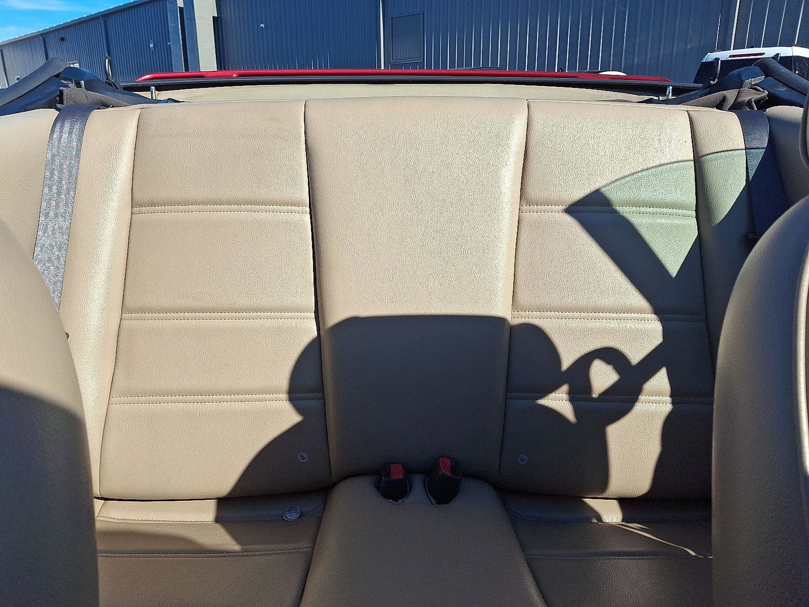 Used 2004 Ford Mustang Deluxe image 19