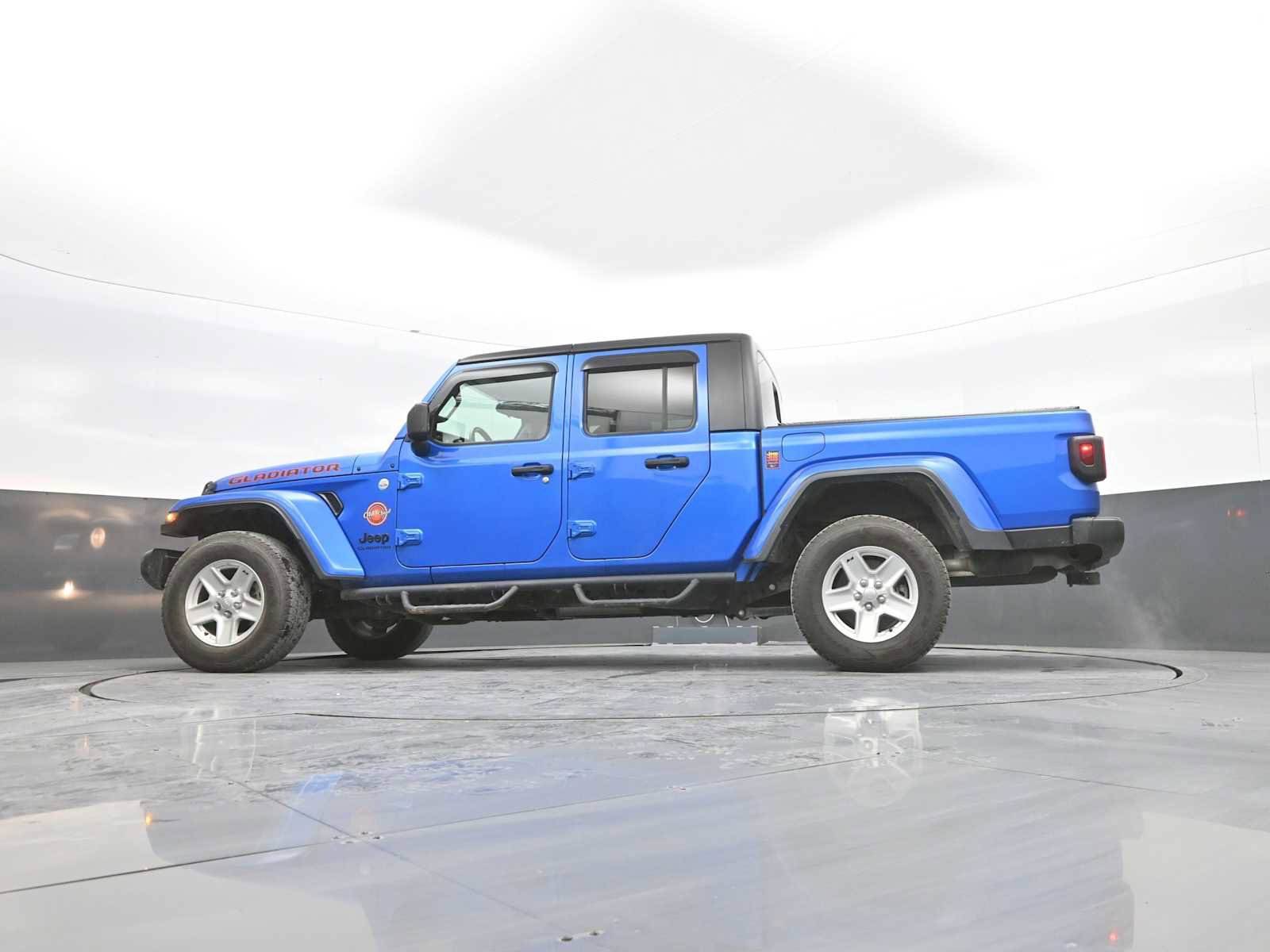 Used 2021 Jeep Gladiator Sport image 39