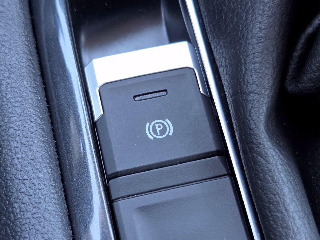 Used 2024 Volkswagen Tiguan S AWD/4WD image 11