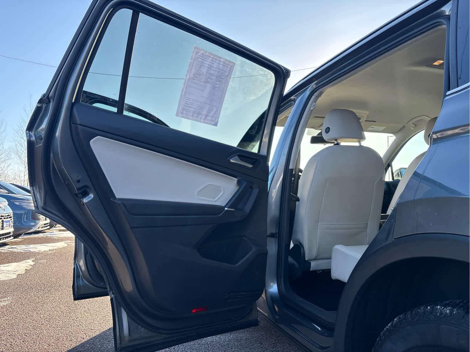 Certified 2020 Volkswagen Tiguan SE image 35