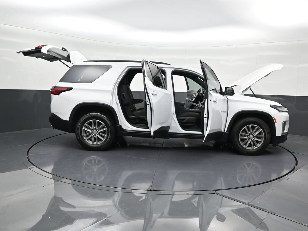 Used 2023 Chevrolet Traverse LT FWD image 41