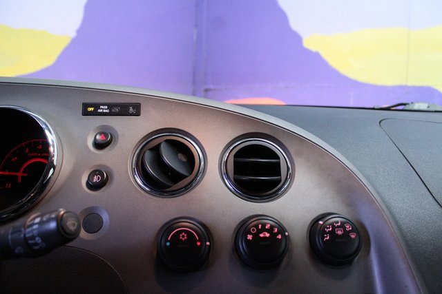 Used 2007 Pontiac Solstice Convertible image 13