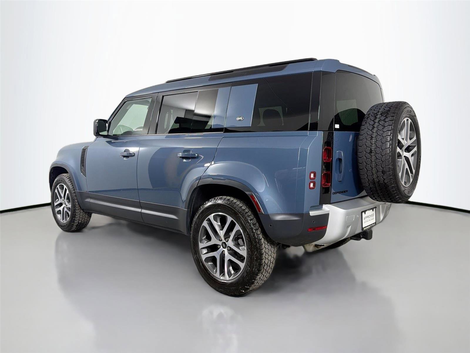 Used 2024 Land Rover Defender 110 S AWD/4WD image 7
