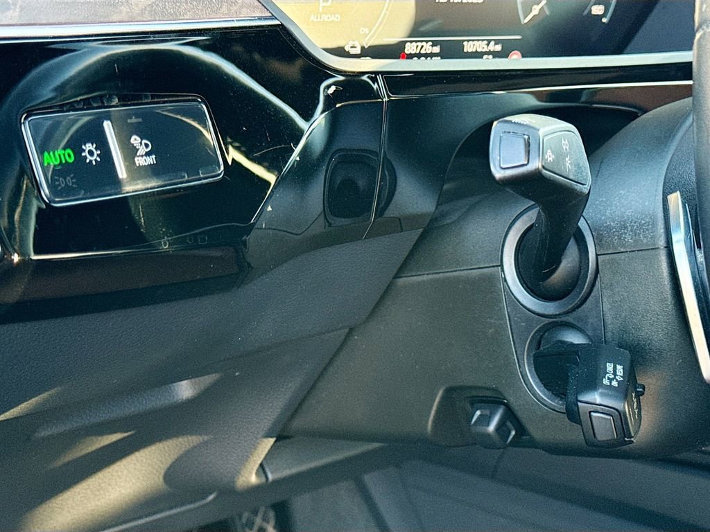 Used 2019 Audi e-tron Prestige w/ Prestige Package image 12