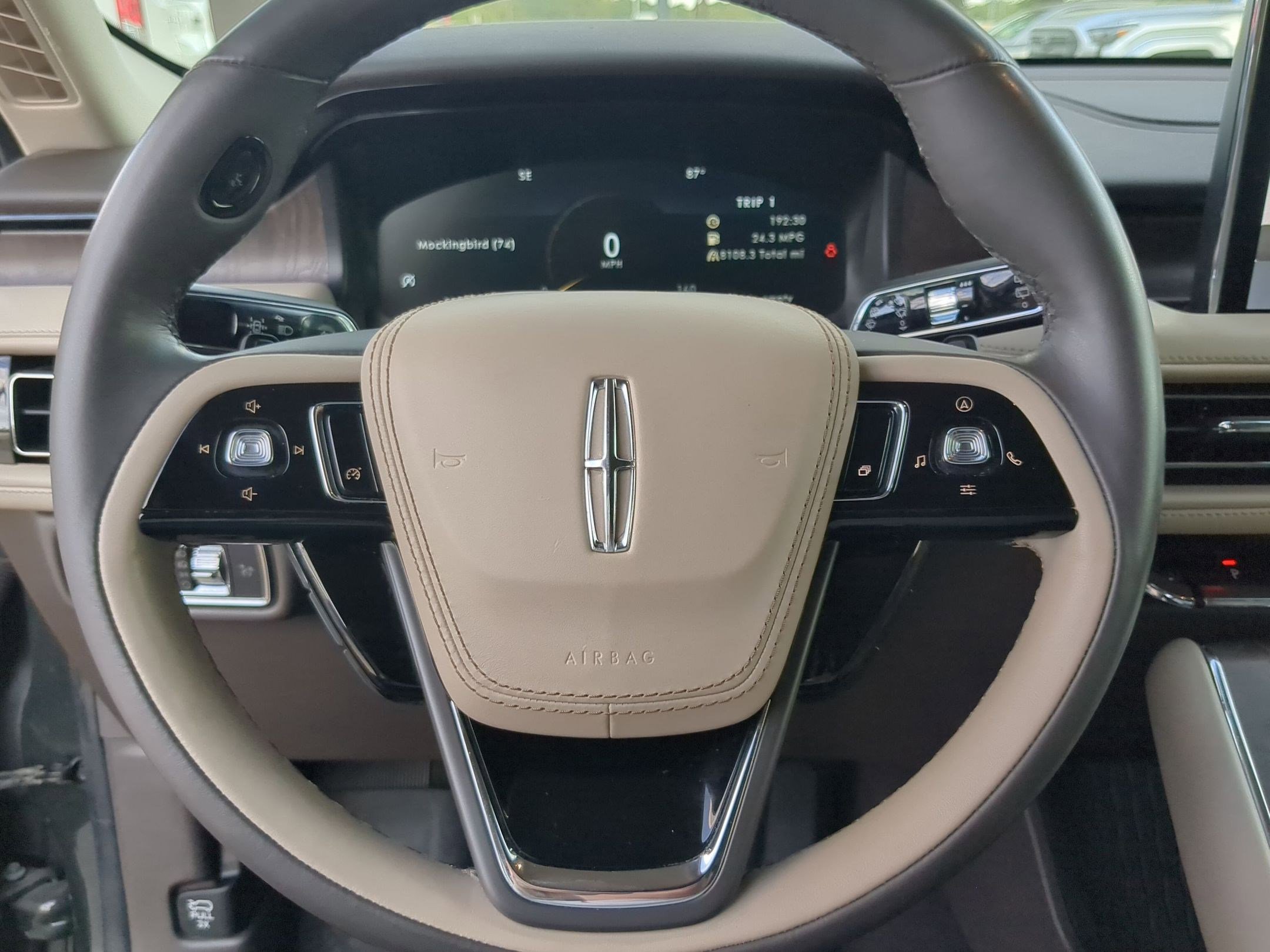 Used 2022 Lincoln Aviator Reserve image 13