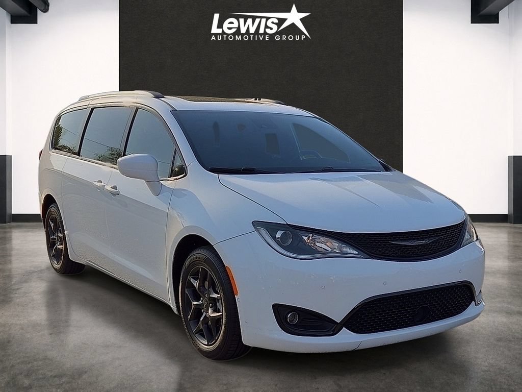 Used 2019 Chrysler Pacifica Touring-L Plus w/ Advanced Safetytec Group FWD image 6