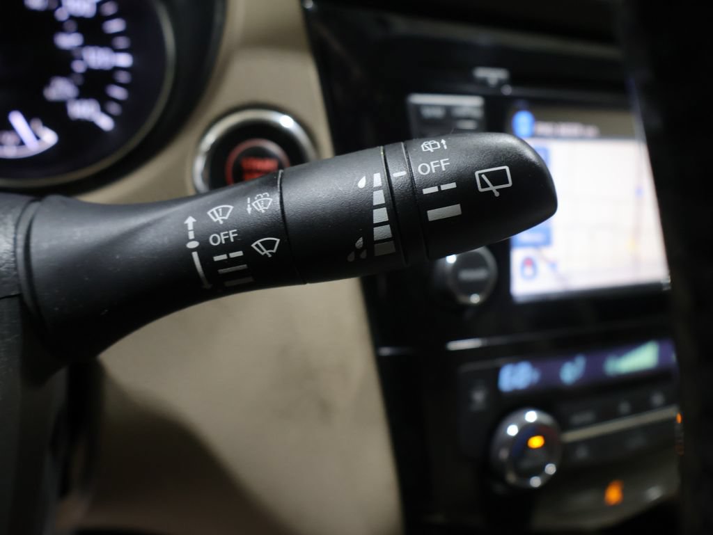 Used 2016 Nissan Rogue SL AWD/4WD image 36