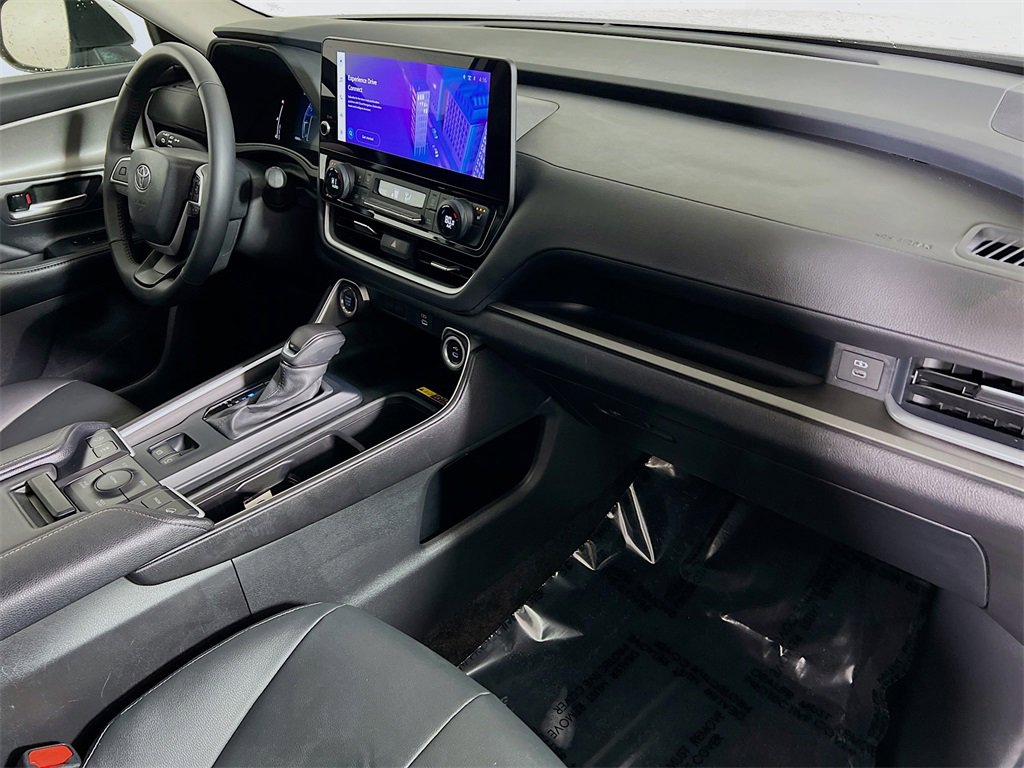 Certified 2025 Toyota Grand Highlander AWD image 27