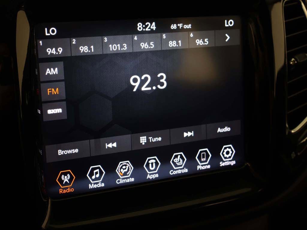 Used 2020 Jeep Compass Limited image 43