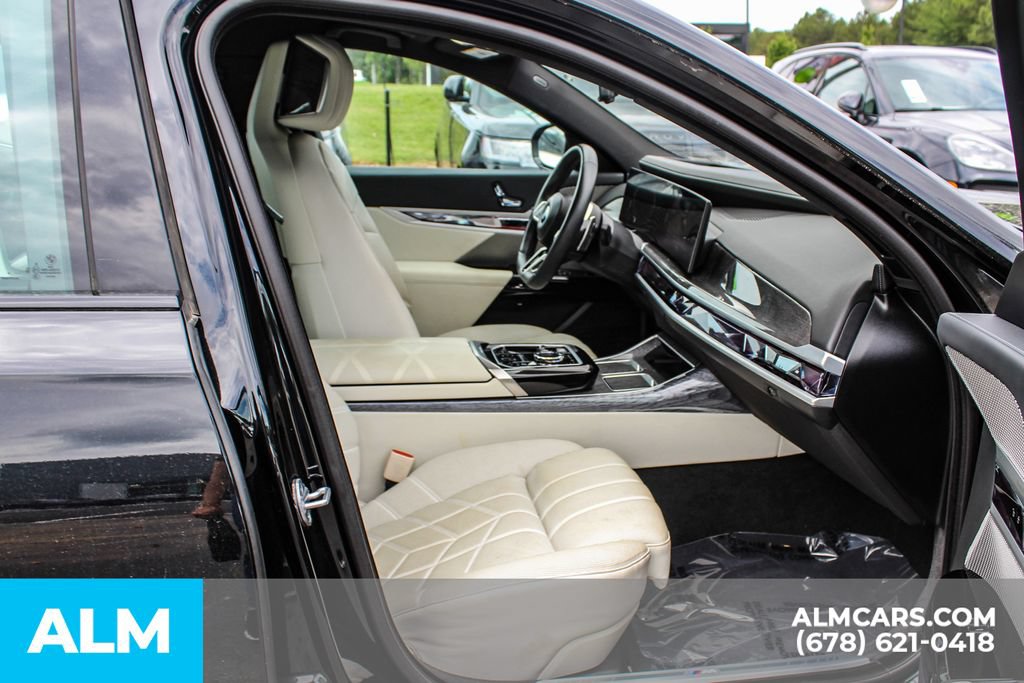 Used 2023 BMW 740i w/ Executive Package RWD image 17