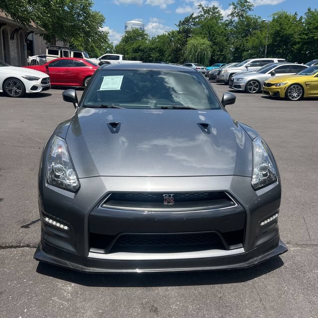 Used 2012 Nissan GT-R Premium AWD/4WD image 2
