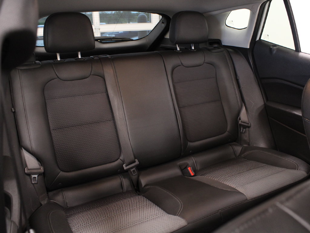 Used 2025 Chevrolet Trax LT w/ Driver Confidence Package FWD image 31