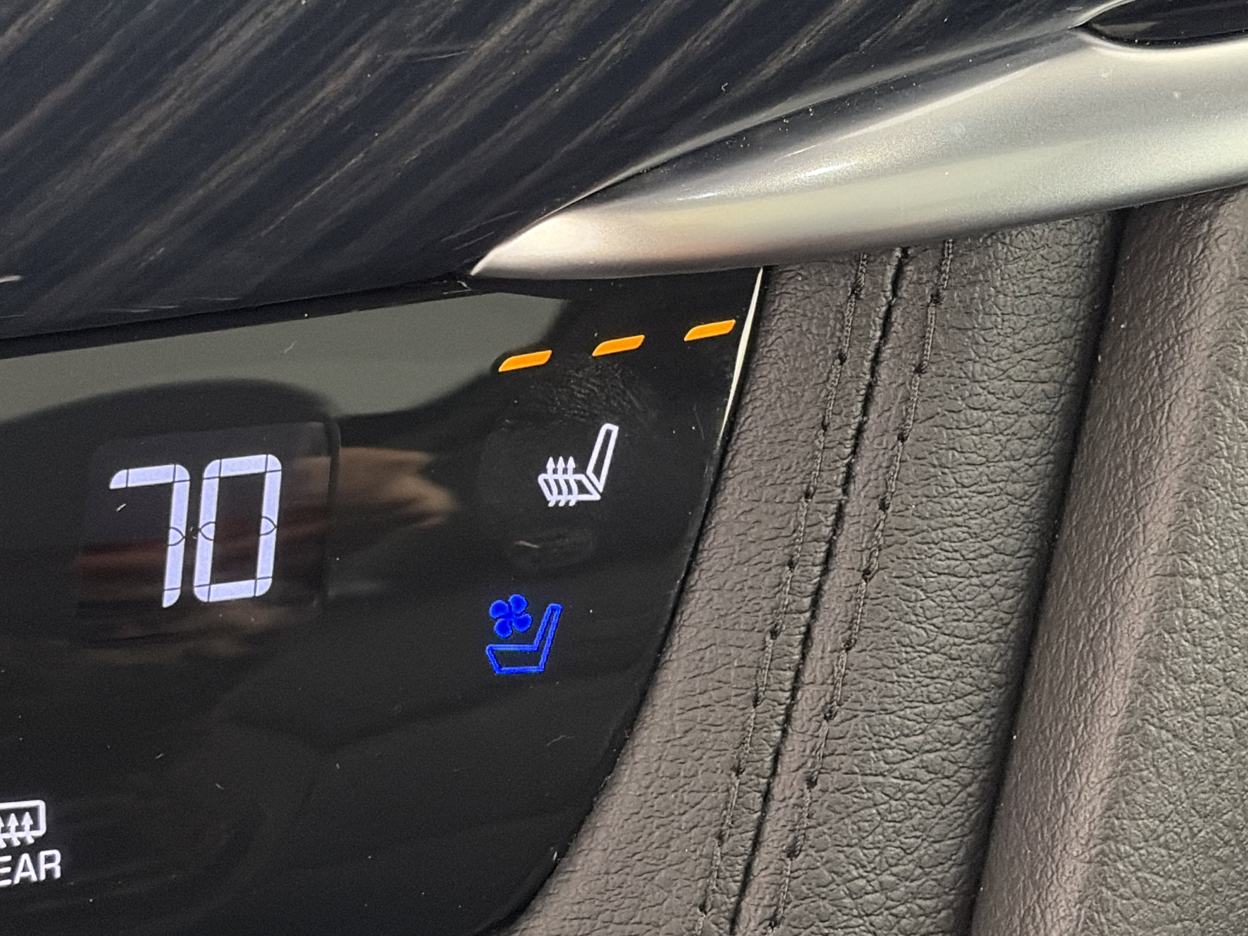 Certified 2024 Cadillac XT6 Premium Luxury w/ LPO, Floor Liner Package image 26