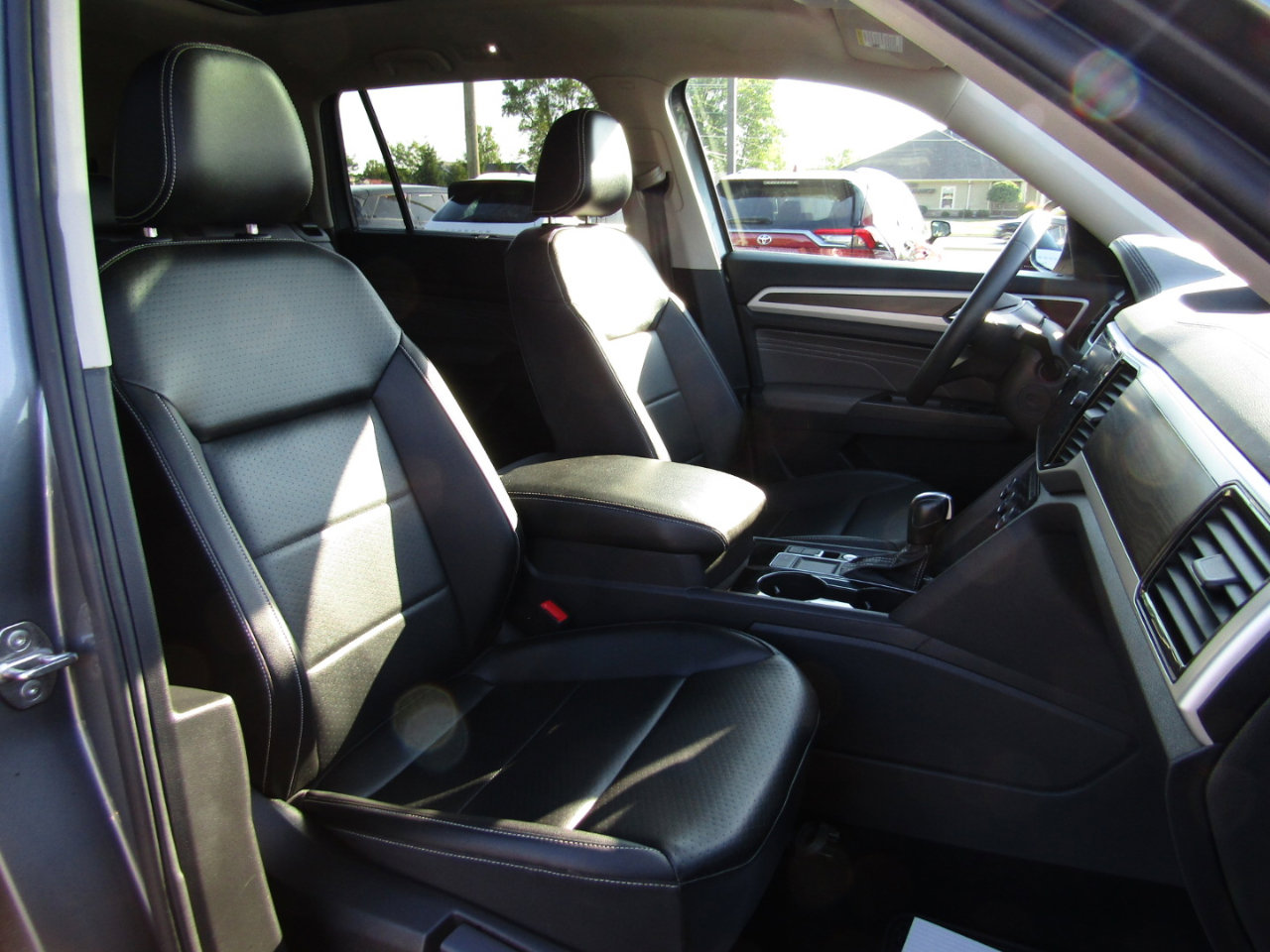 Used 2022 Volkswagen Atlas SE image 31