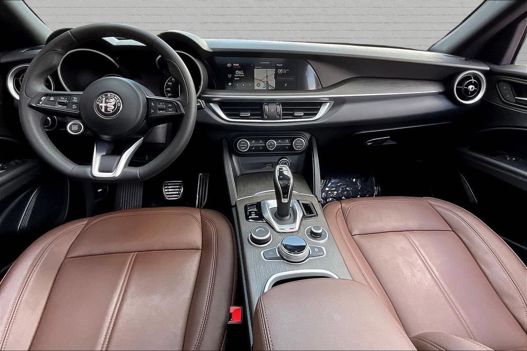 Used 2022 Alfa Romeo Stelvio Ti AWD/4WD image 7