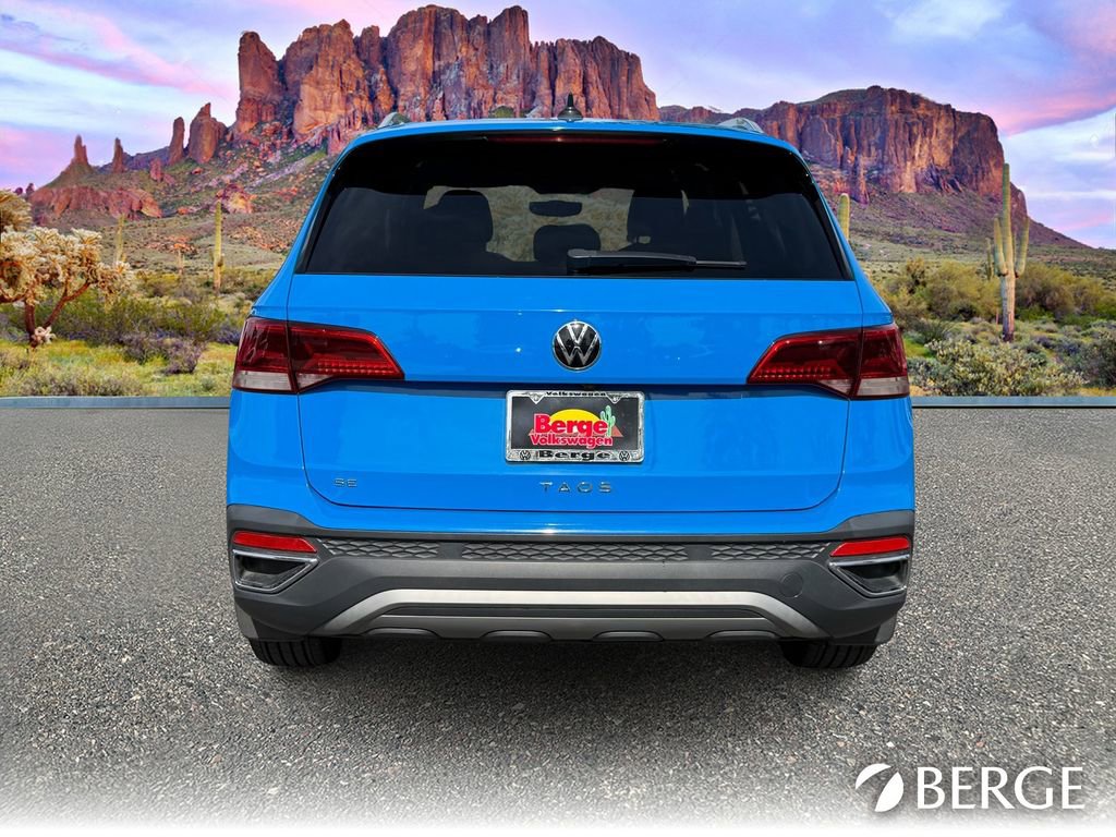 Used 2023 Volkswagen Taos SE w/ Panoramic Sunroof Package image 7