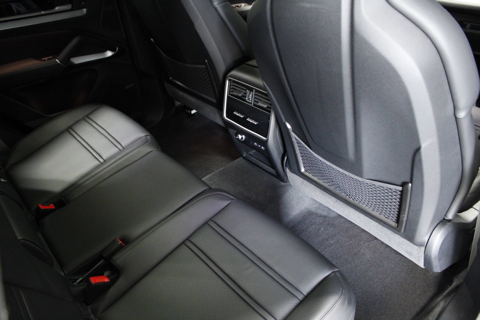 New 2026 Porsche Cayenne E-Hybrid AWD/4WD image 47