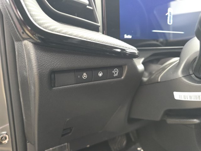 New 2027 Nissan Kicks SR w/ SR Premium Package FWD image 40