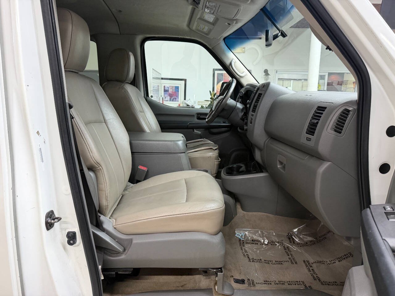 Used 2016 Nissan NV 3500 SL RWD image 14