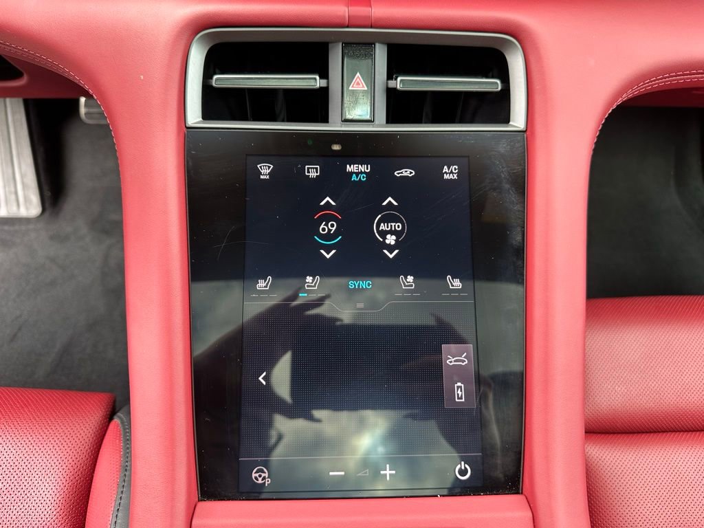 Used 2025 Porsche Taycan image 24